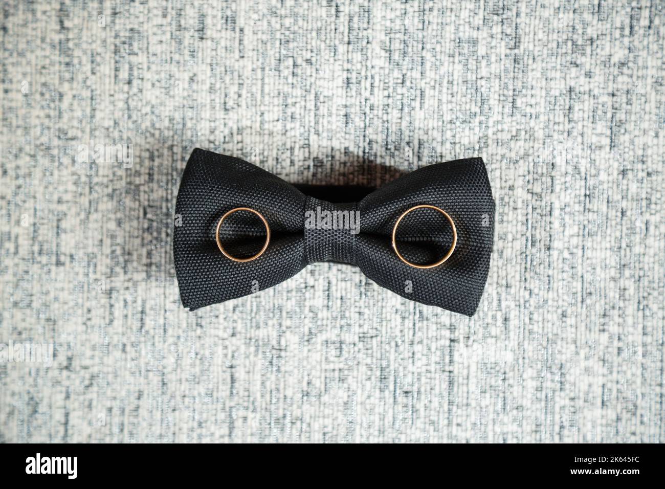 men's wedding accessories on the wedding day Stock Photo - Alamy