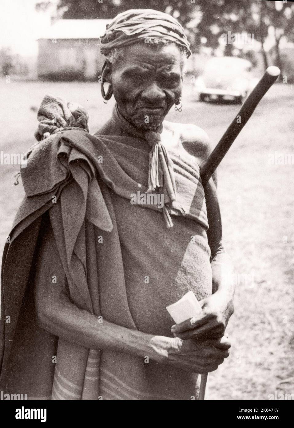 1940s East Africa - elderly Kikuyu man, Kiamba reserve Photograph by a British army recruitment officer stationed in East Africa and the Middle East during World War II Stock Photo