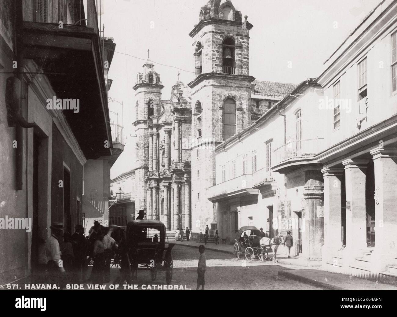 c.1900 photograph - Cuba: Havana, side view of the cathedral, street scene. Stock Photo