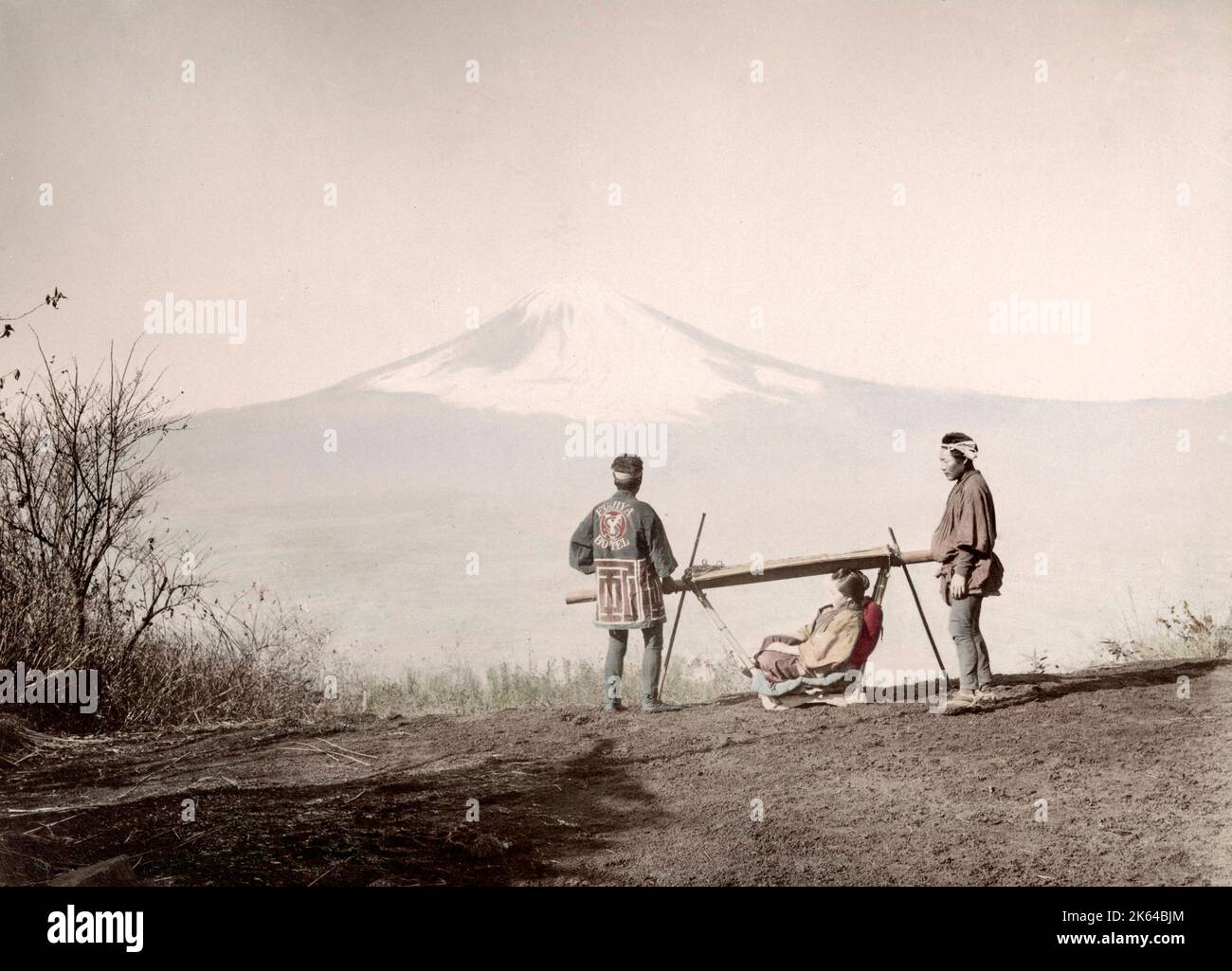 c. 1880s Japan - sedan chair and Mount fuji Stock Photo