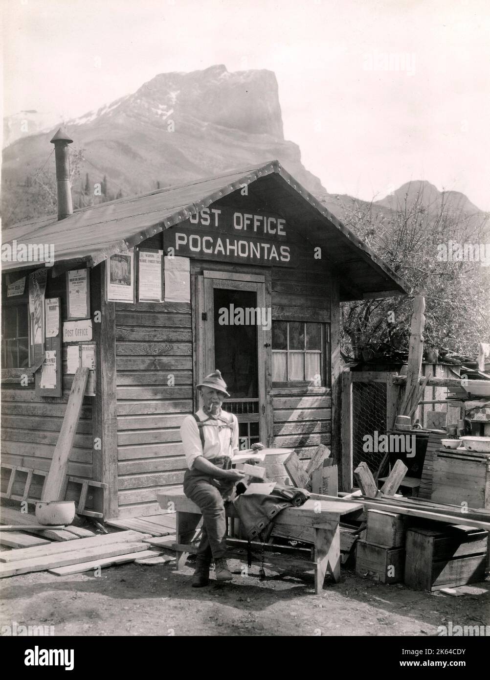 Post Office at Pocahontas; Jasper National Park; Alberta. c.1920 Stock Photo Alamy
