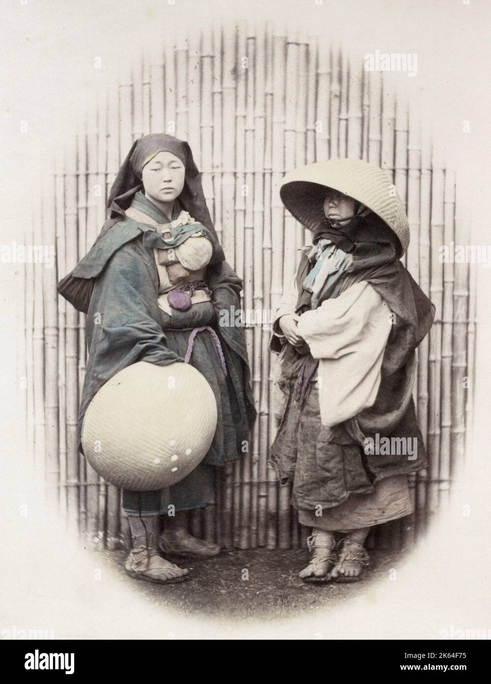 1860's Japan - portrait of mendicant nuns beggars Felice or Felix Beato (1832 - 29 January 1909),  Italian-British photographer working mostly in India, Japan, China Stock Photo