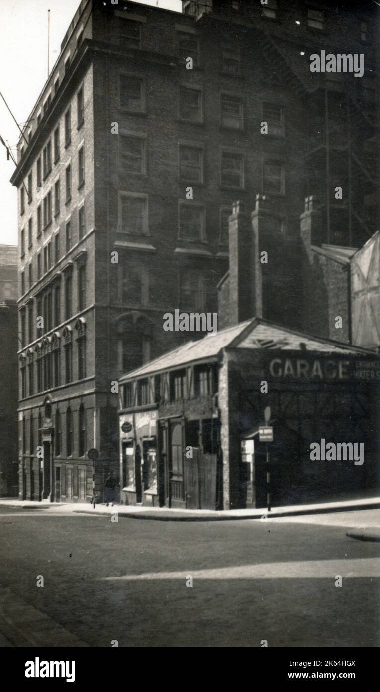 Warehouse - Liverpool Docks - Brunswick Street and Gore Street     Date: circa 1920s Stock Photo