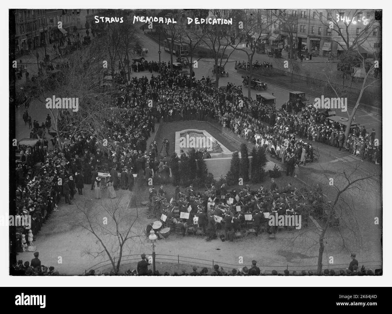 Educator Seth Low (1850-1916) at the dedication of Straus Memorial Park in New York City on April 15, 1915, the third anniversary of the death of Isidore and Ida Straus on the Titanic.     Date: 1915 Stock Photo