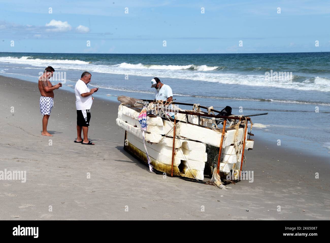 Cuba rafts illegal immigrants atlantic ocean satellite beach hi-res ...