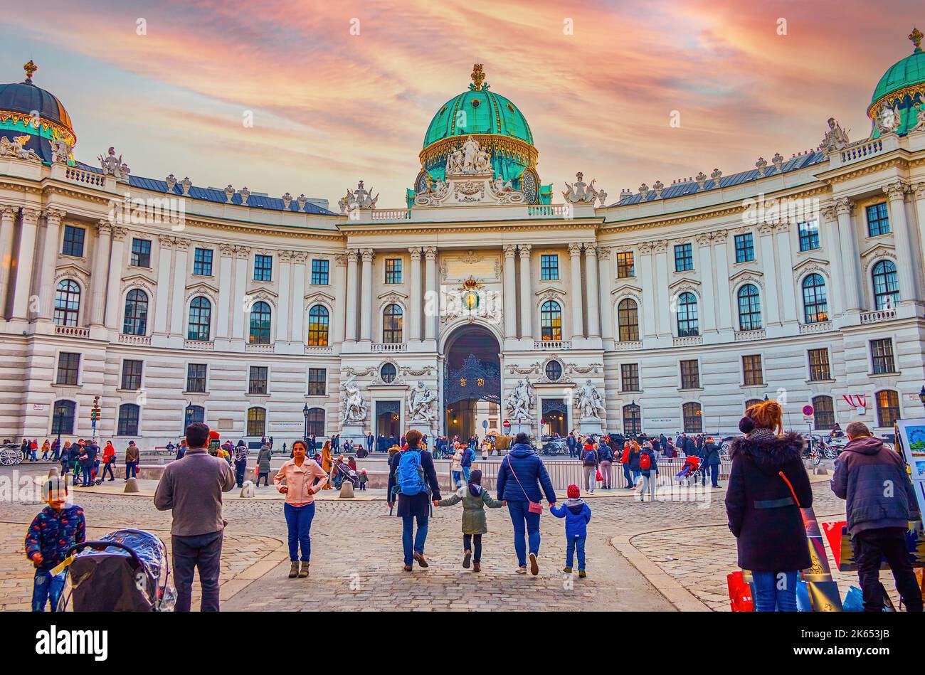 VIENNA, AUSTRIA - FEBRUARY 17, 2019: The evening crowds on ...