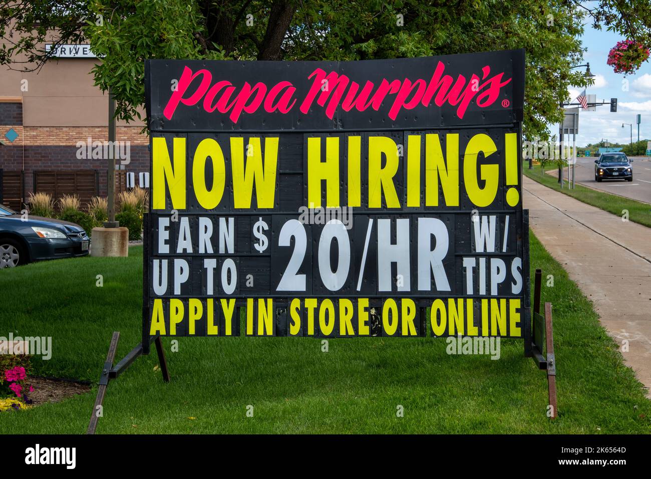 Vadnais Heights, Minnesota.  Papa Murphy's  offering a competitive wage for new hires. Stock Photo