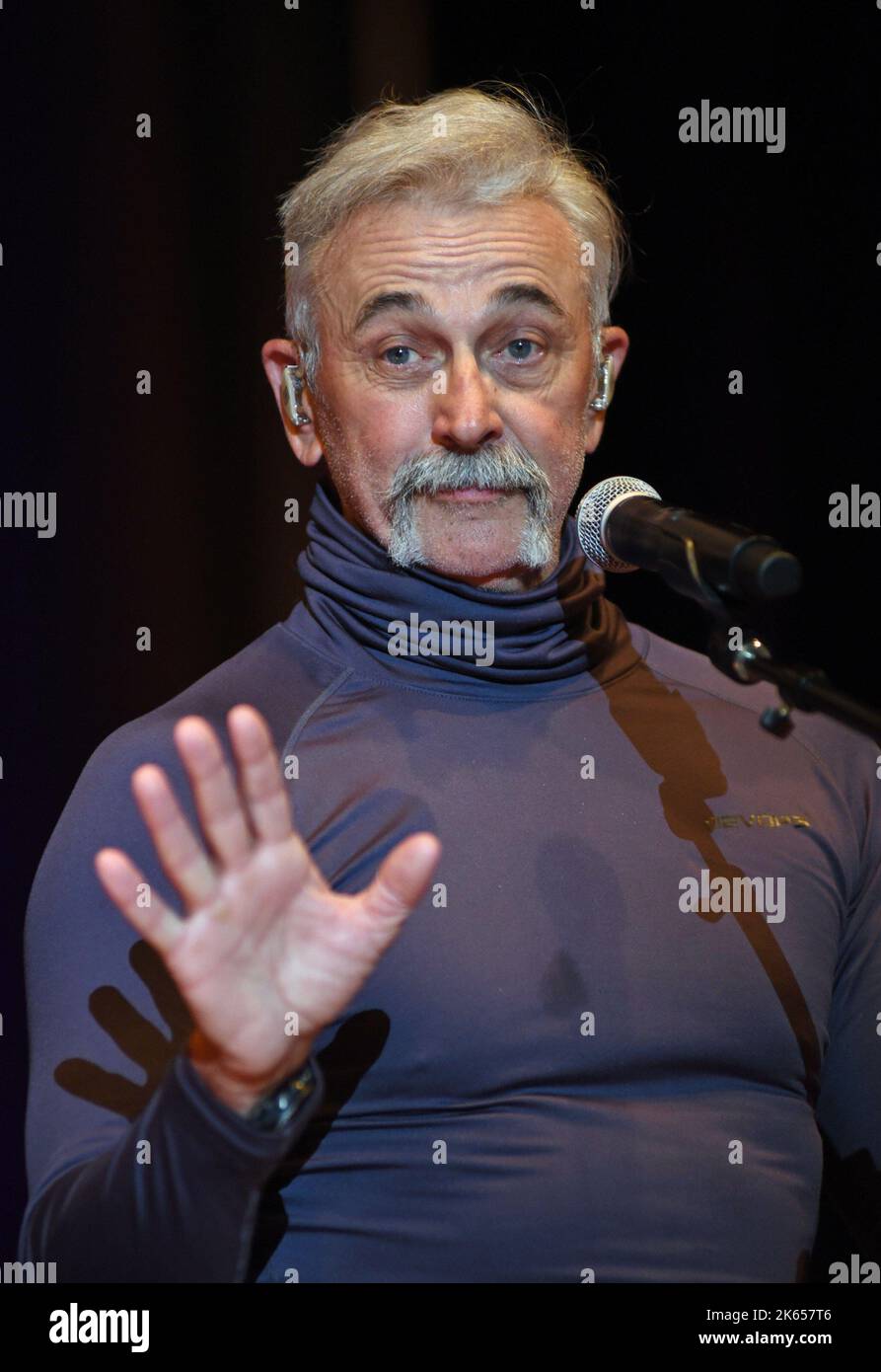 Aaron tippin hires stock photography and images Alamy