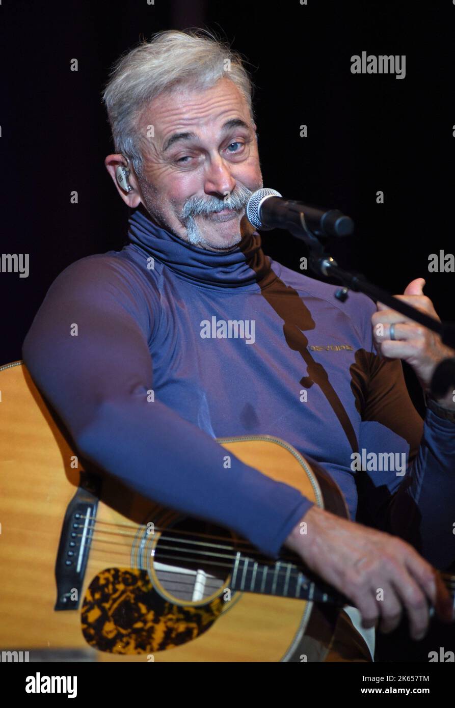 Aaron tippin hires stock photography and images Alamy
