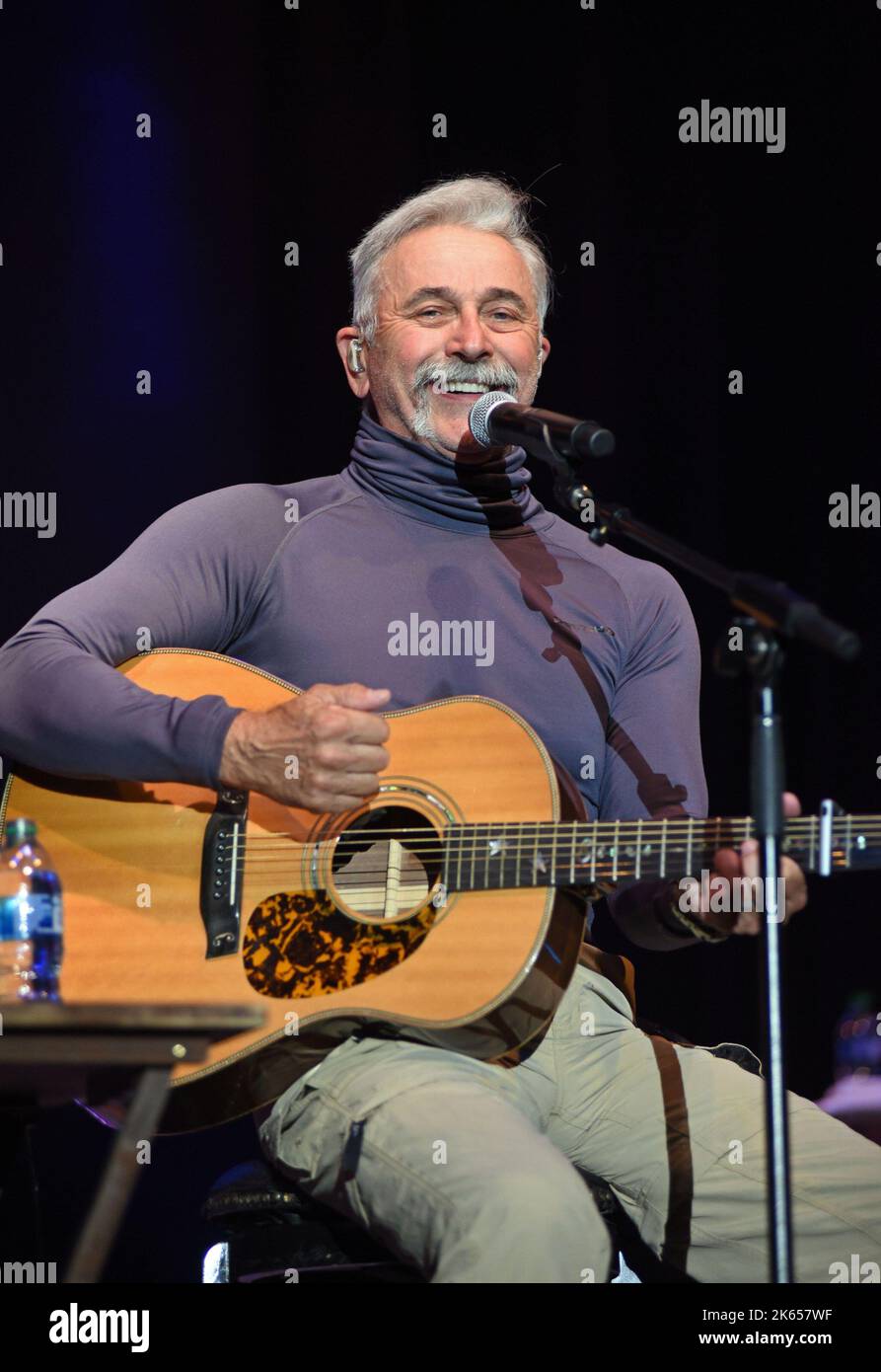 Aaron tippin hires stock photography and images Alamy