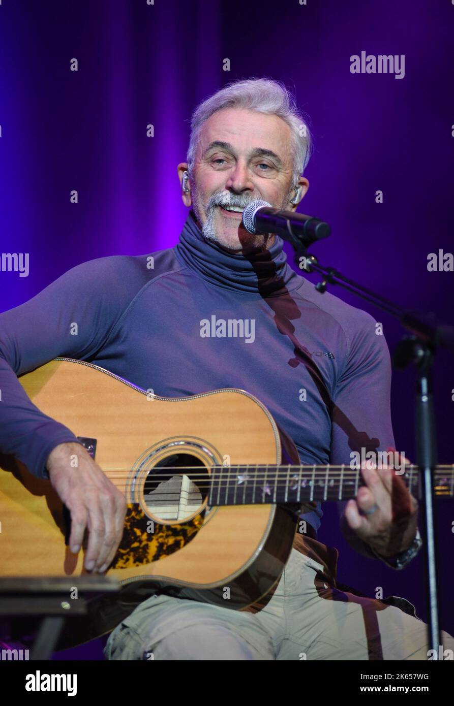 Aaron tippin hires stock photography and images Alamy