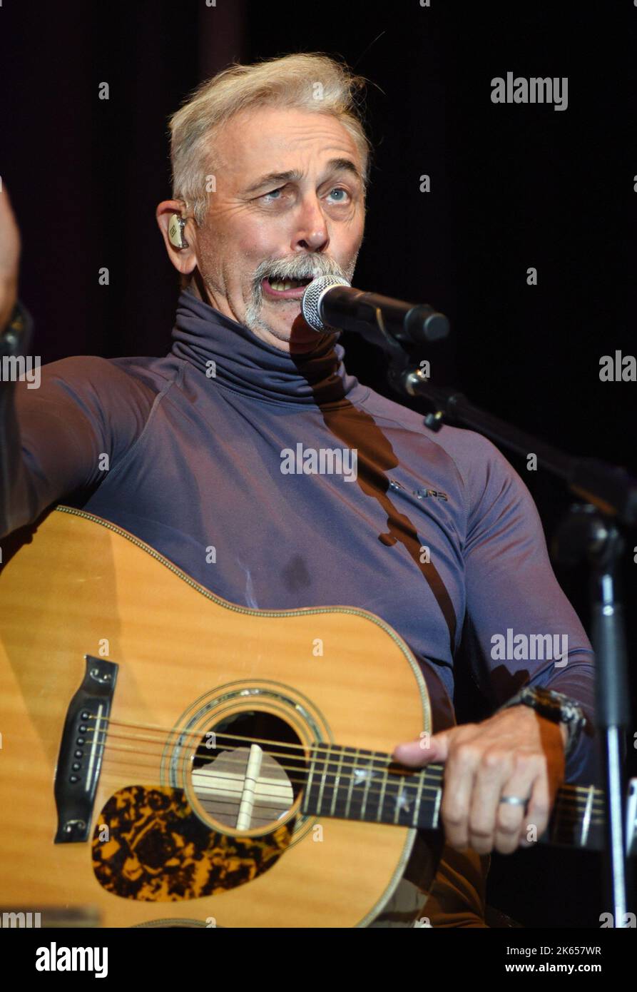 Aaron tippin hires stock photography and images Alamy