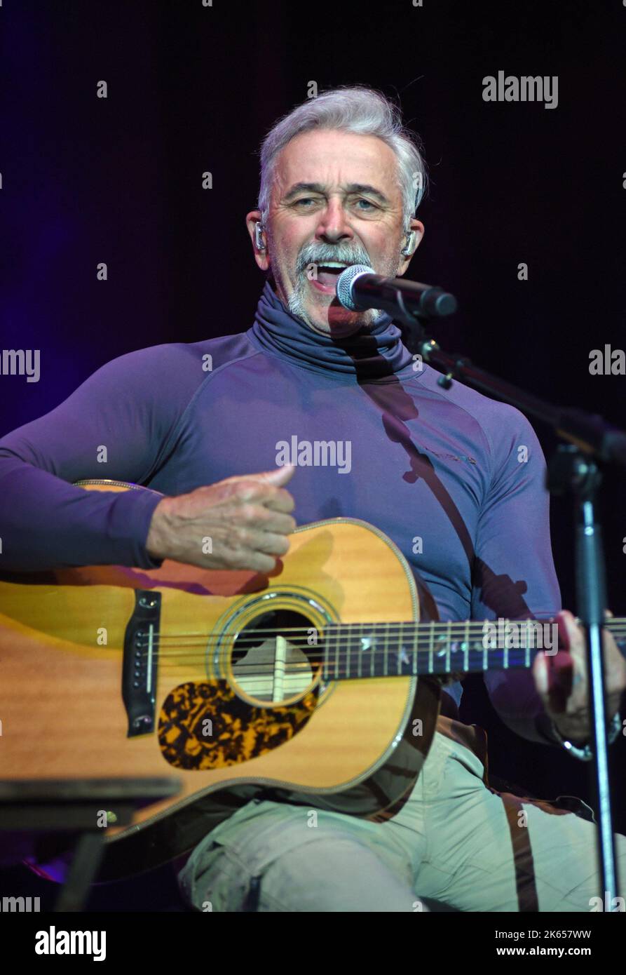 Aaron tippin hires stock photography and images Alamy