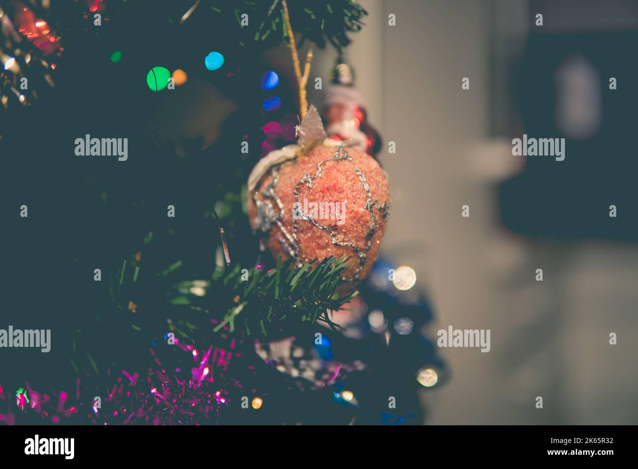 Vintage christmas baubles hi-res stock photography and images - Alamy