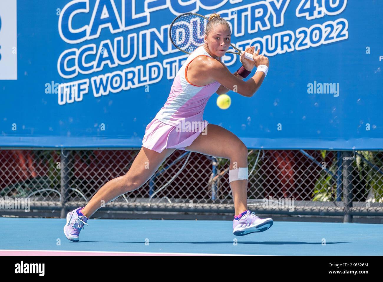 Itf world tour hi-res stock photography and images - Page 3