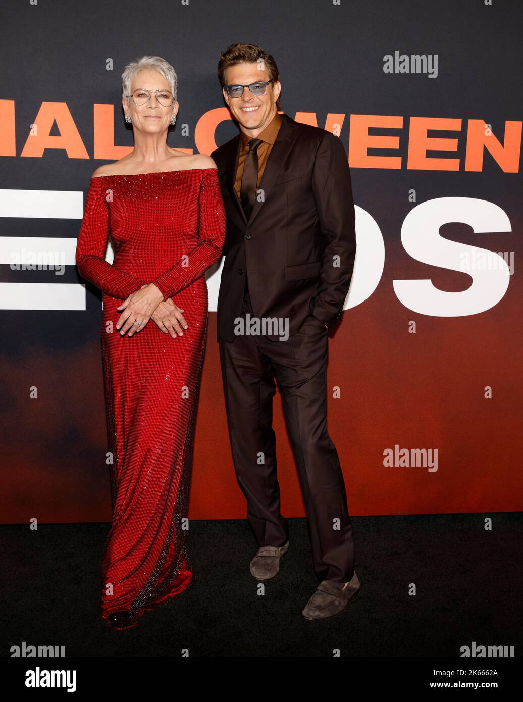 Los Angeles, USA. 11th Oct, 2022. Los Angeles, USA - Oct 11, 2022: Jamie Lee Curtis and Jason Blum attend the premiere of 'Halloween Ends' held at TCL Chinese Theatre Credit: Ovidiu Hrubaru/Alamy Live News Stock Photo