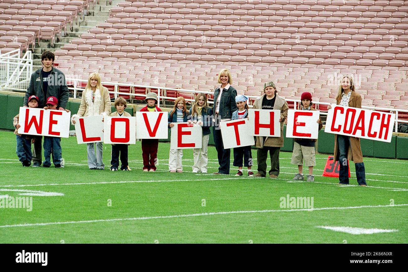 TOM WELLING, HILARY DUFF, BONNIE HUNT, PIPER PERABO, CHEAPER BY THE DOZEN, 2003 Stock Photo