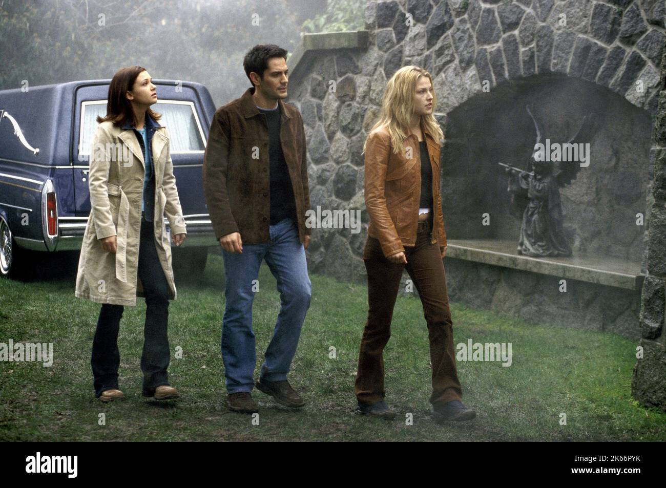 A.J. COOK, MICHAEL LANDES, ALI LARTER, FINAL DESTINATION 2, 2003 Stock