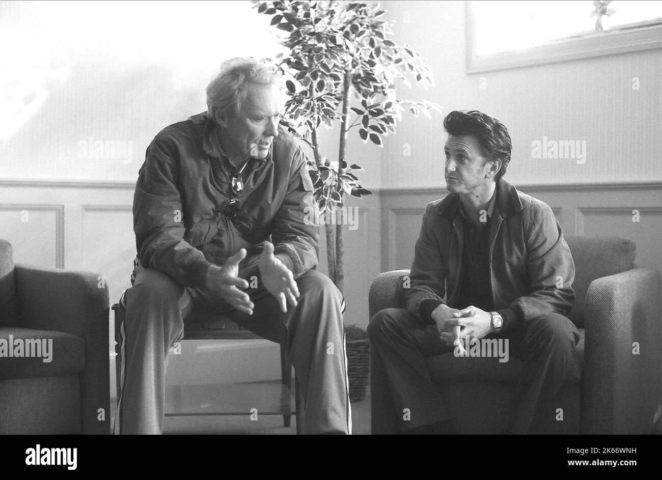 CLINT EASTWOOD, SEAN PENN, MYSTIC RIVER, 2003 Stock Photo Alamy