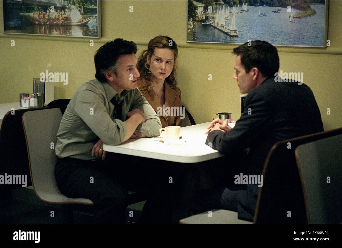 SEAN PENN, LAURA LINNEY, KEVIN BACON, MYSTIC RIVER, 2003 Stock Photo