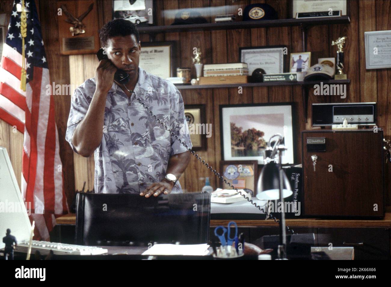 DENZEL WASHINGTON, OUT OF TIME, 2003 Stock Photo - Alamy