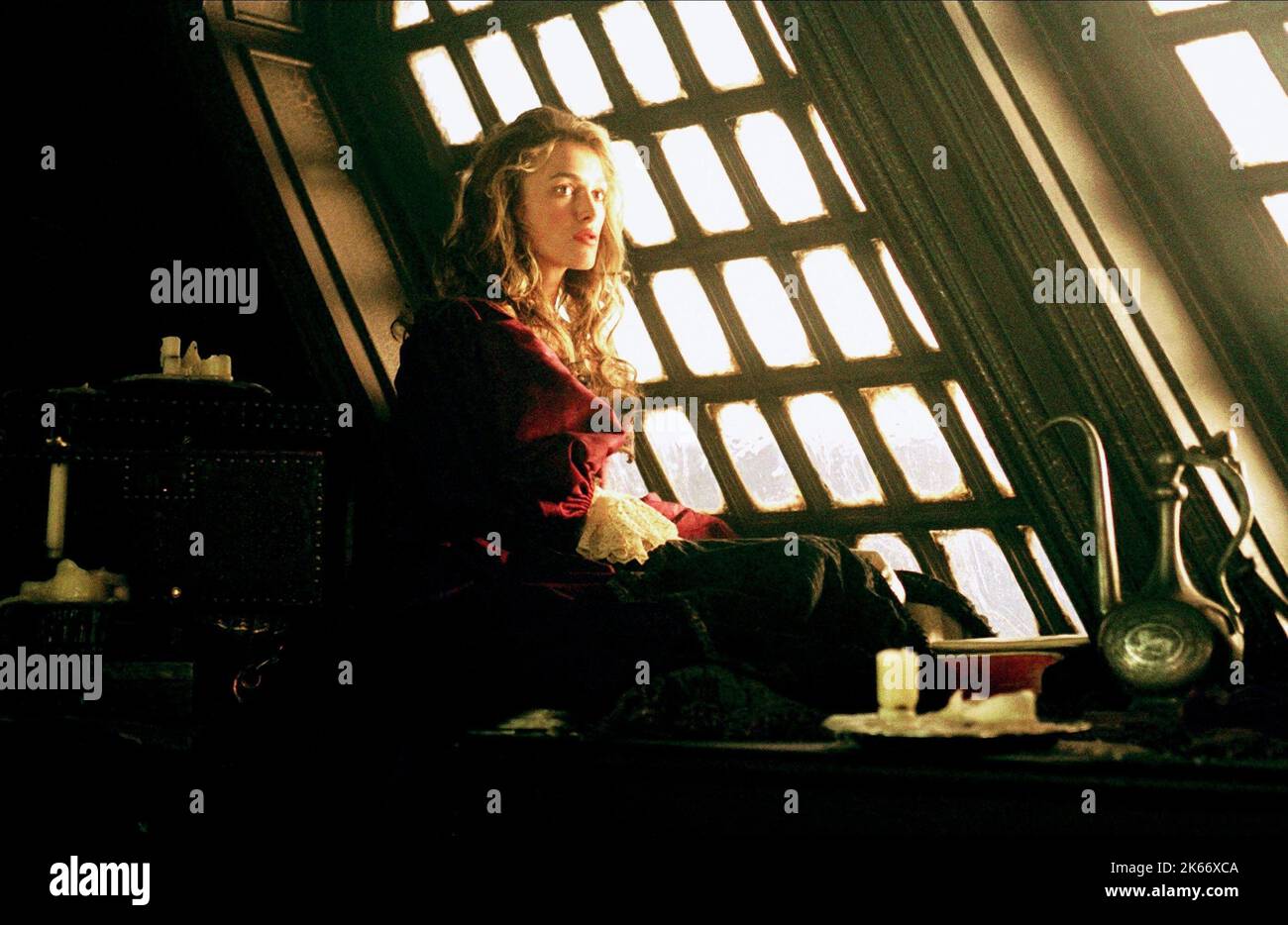 KEIRA KNIGHTLEY, PIRATES OF THE CARIBBEAN: THE CURSE OF THE BLACK PEARL