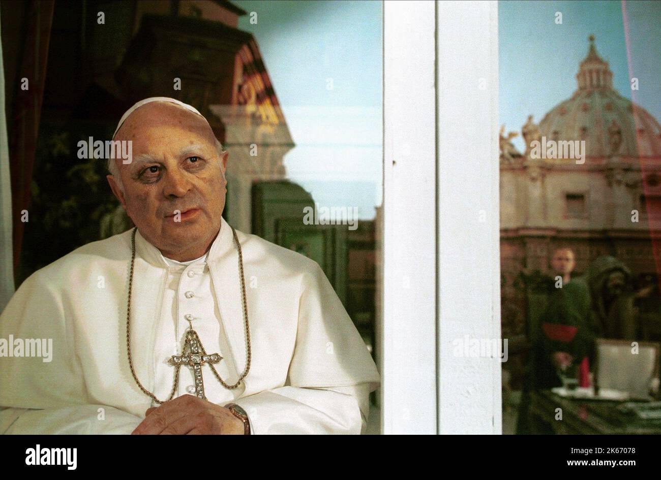 Bronze statue of Pope John XXIII, above the door of the Seminario Vescovile  Giovanni XXIII Roman Catholic religious seminary, Citta Alta, Bergamo,  Italy Stock Photo - Alamy