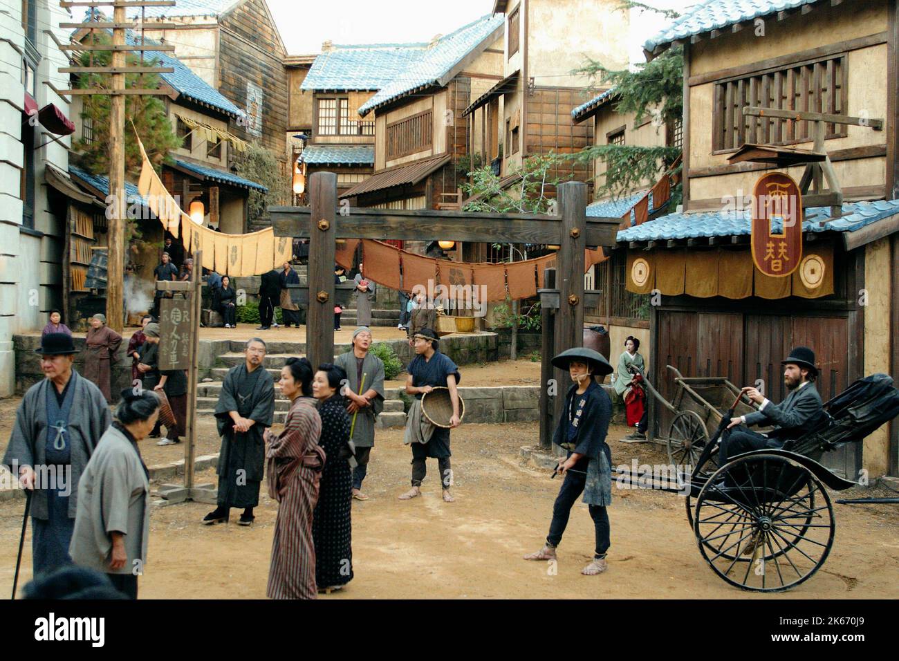 JAPANESE VILLAGE SCENE WITH TOM CRUISE, THE LAST SAMURAI, 2003 Stock Photo