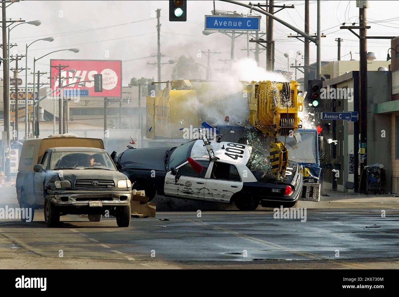 POLICE CAR CRASH SCENE, TERMINATOR 3 RISE OF THE MACHINES, 2003 Stock