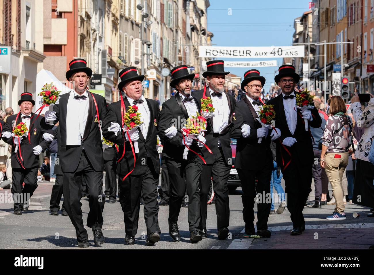 Cocarde conscrits promo tricolore Conscrits Villefranche- Fête en folie