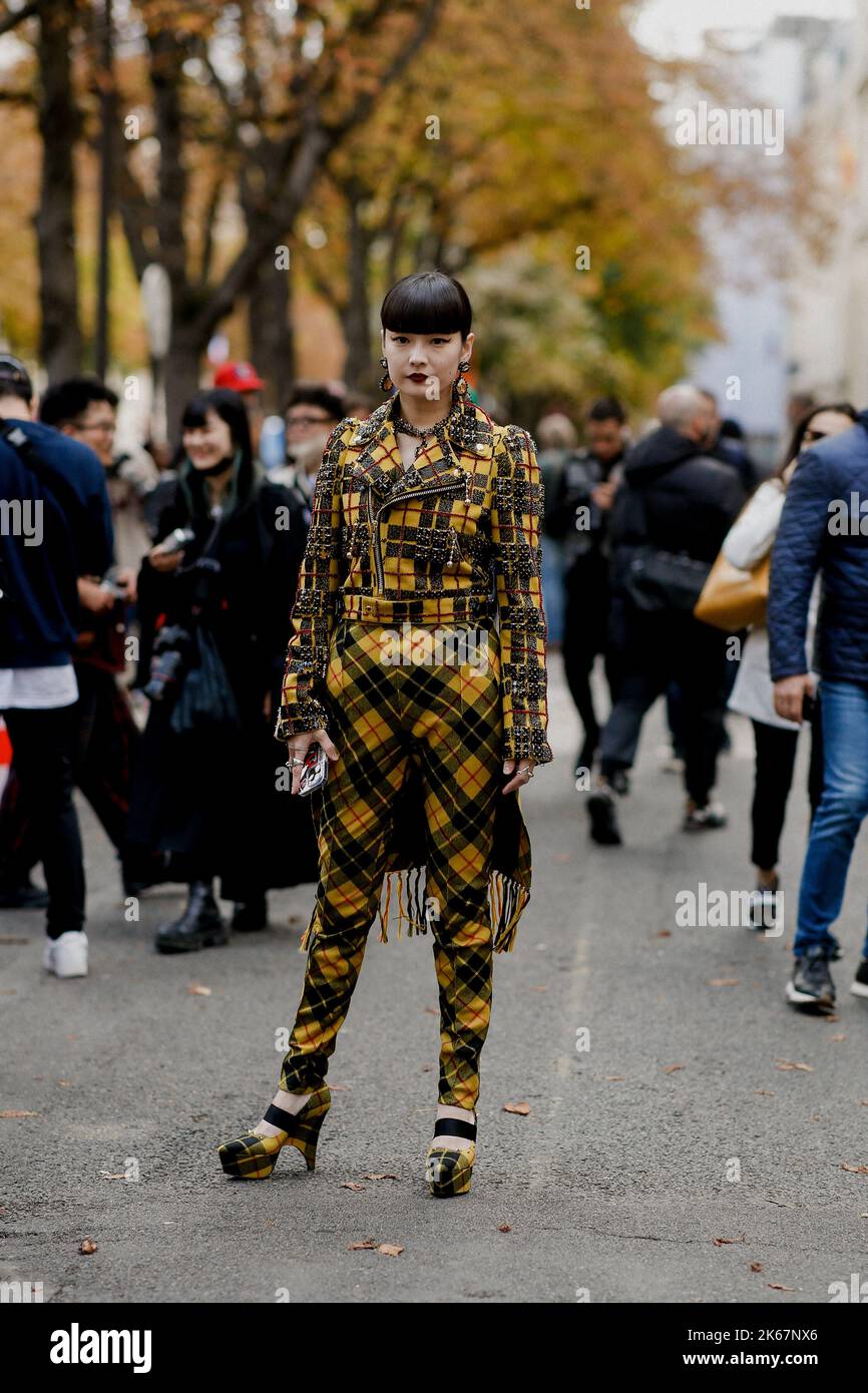 Street style, Kozue Akimoto arriving at Undercover Spring Summer 2023