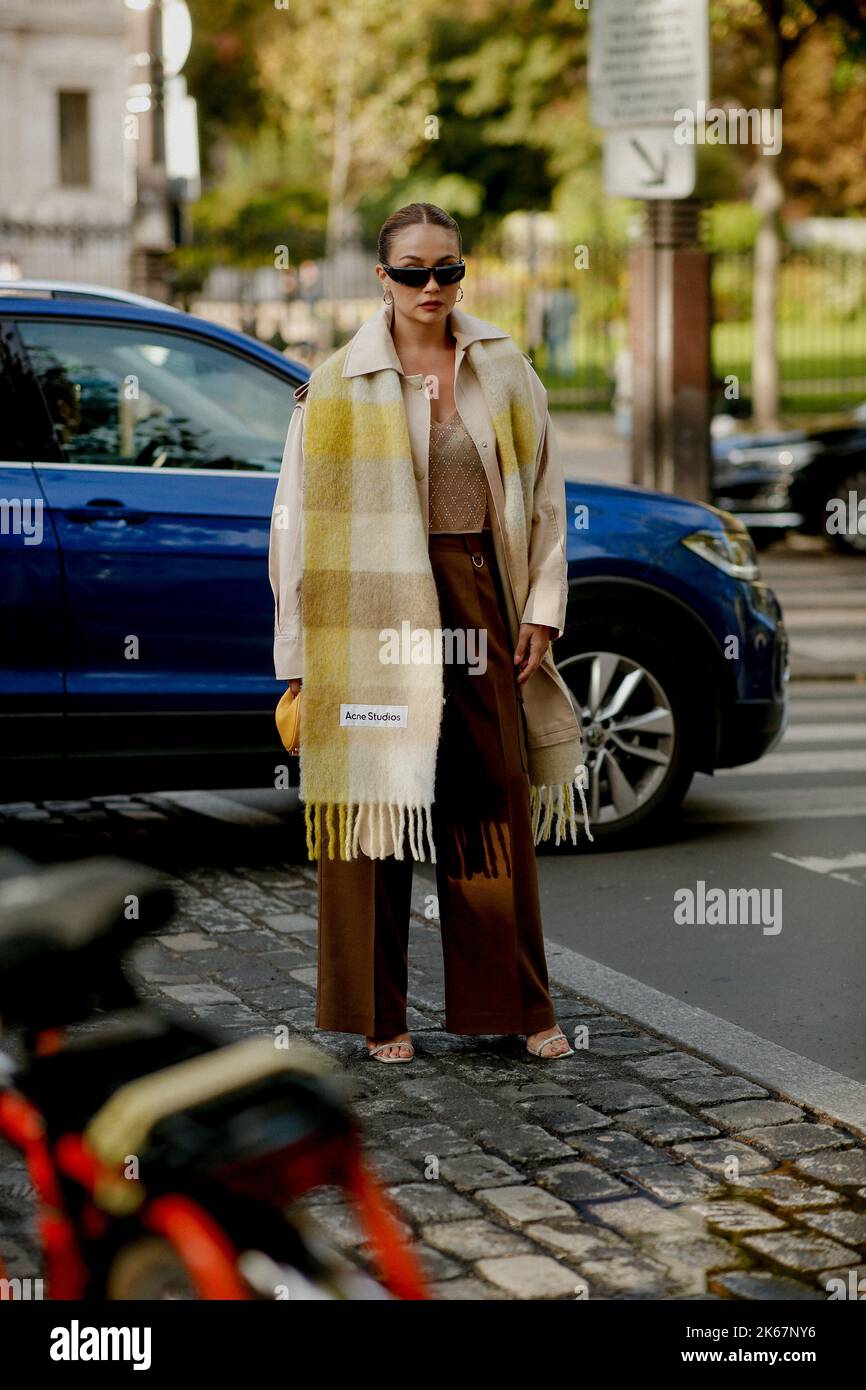 Street style, Merve Gorgoz arriving at Acne Spring Summer 2023 show