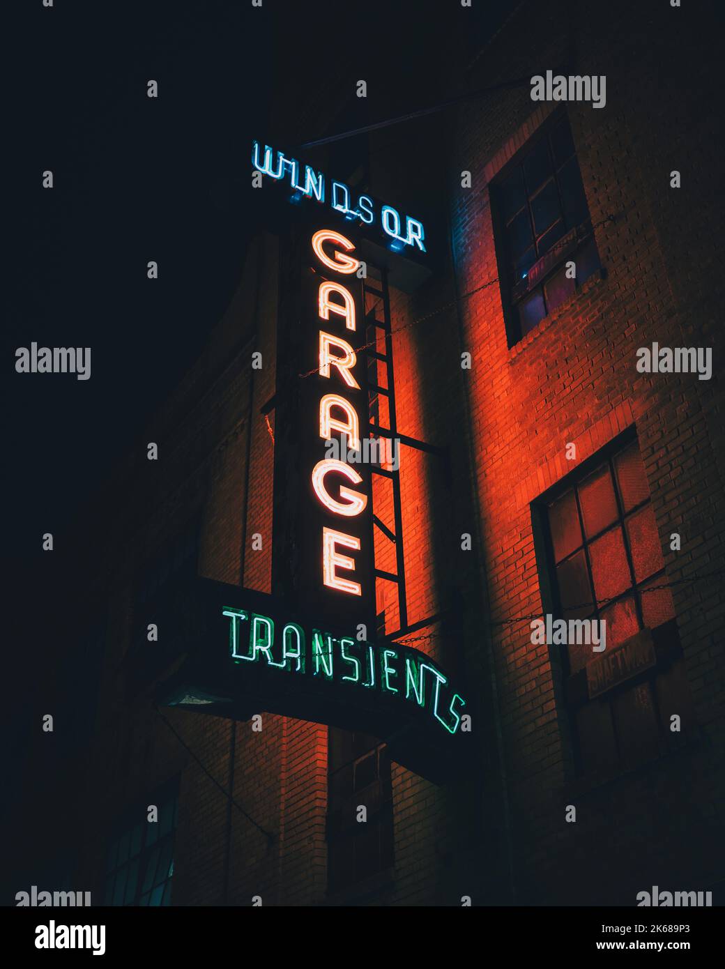 Neon garage sign hi-res stock photography and images - Alamy