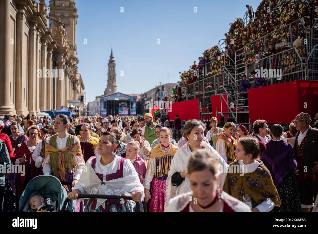 the-offering-of-flowers-to-the-virgen-del-pilar-is-the-most-important