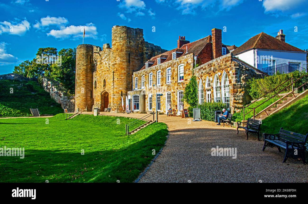 Tonbridge Castle & mansion (South side Stock Photo Alamy