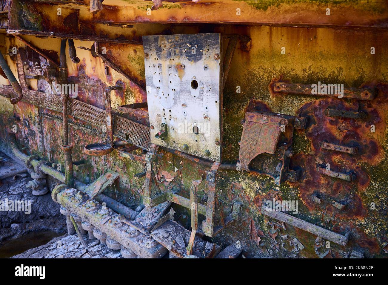 Engine room of wrecked boat Stock Photo - Alamy