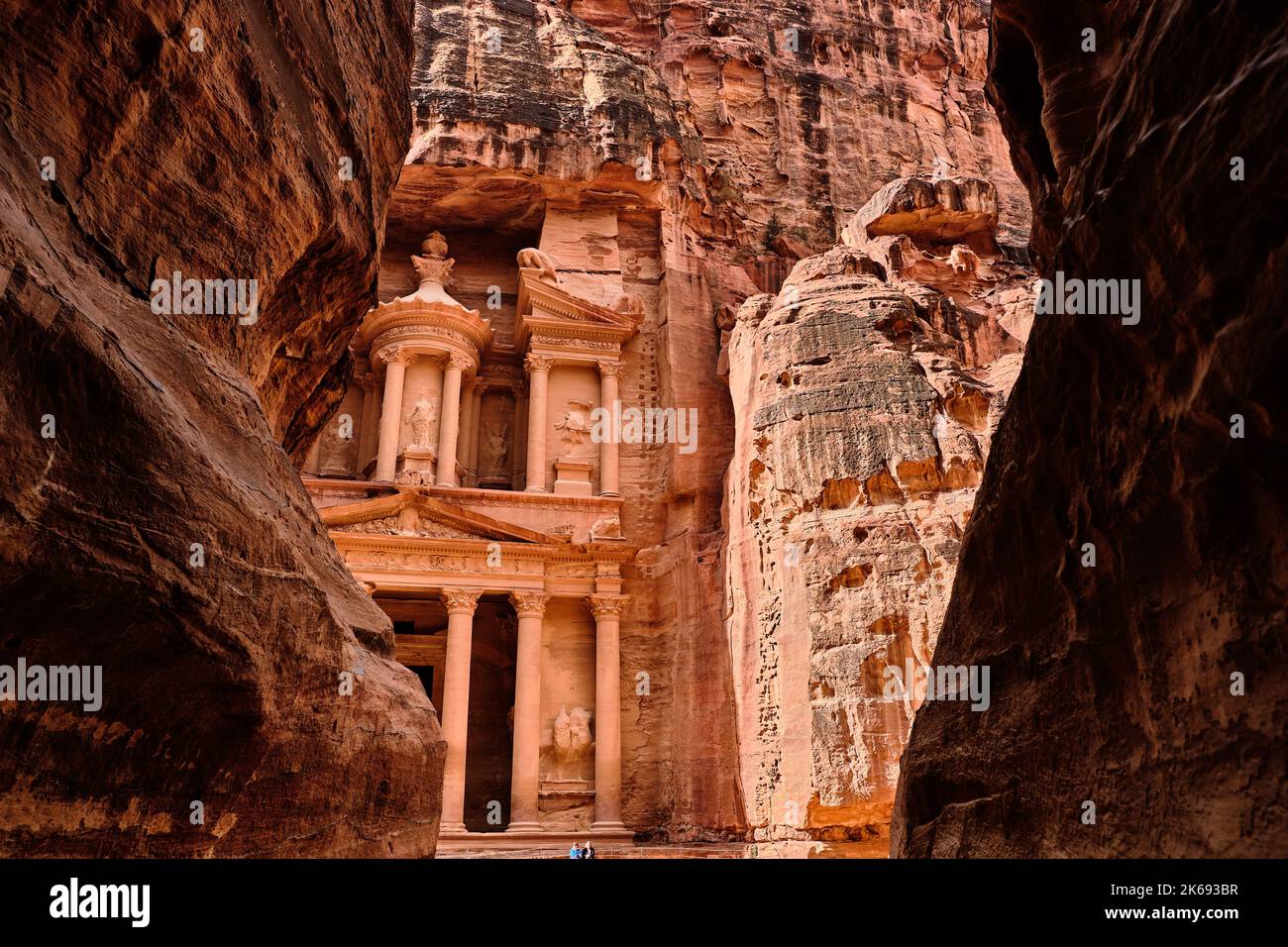 Canyon of petra archaeological park hi-res stock photography and images ...