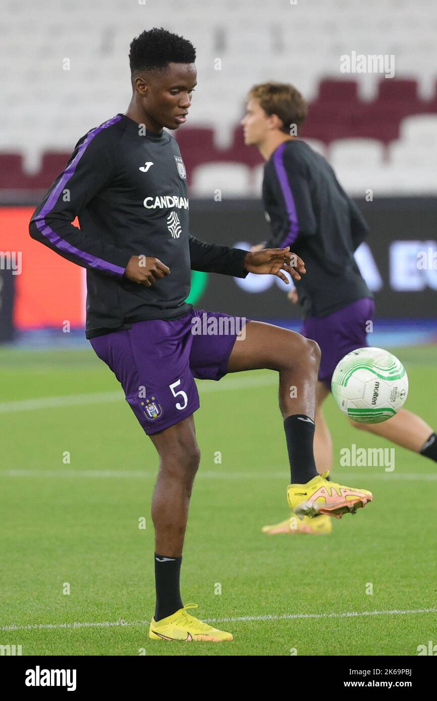 Soccer west ham united training london hi-res stock photography and