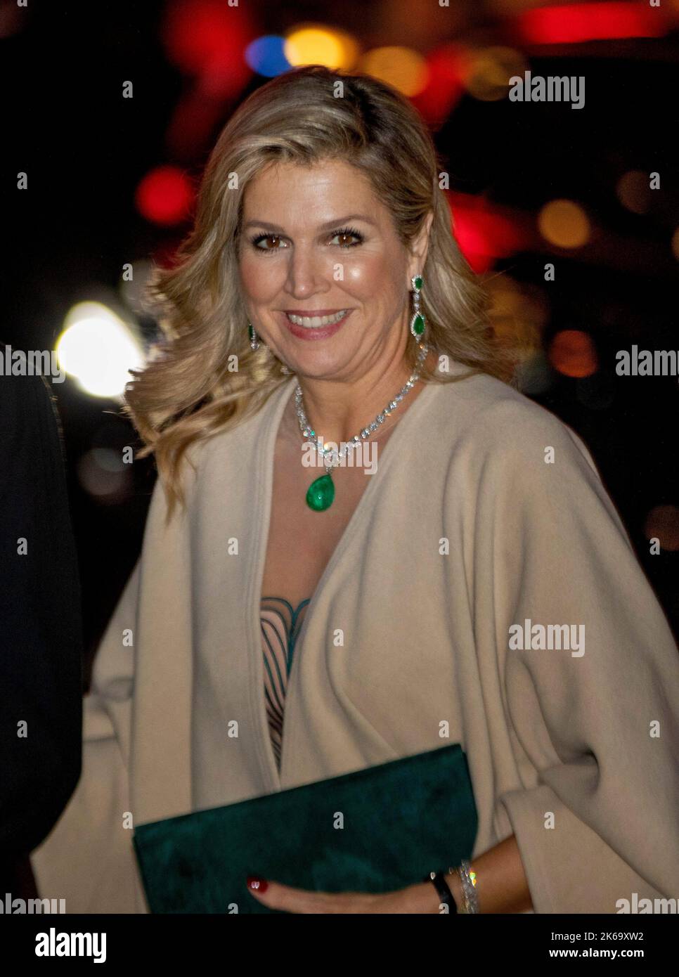Stockholm, Schweden. 12th Oct, 2022. Queen Maxima of The Netherlands arrive at the Konserthuset in Stockholm, on October 12, 2022, to attend the contra presentatation, a concert of ensemble Tim Kliphuis, at the 2nd of a 3 days Statevisit from The Netherlands to Sweden Credit: Albert Nieboer/Netherlands OUT/Point de Vue OUT/dpa/Alamy Live News Stock Photo