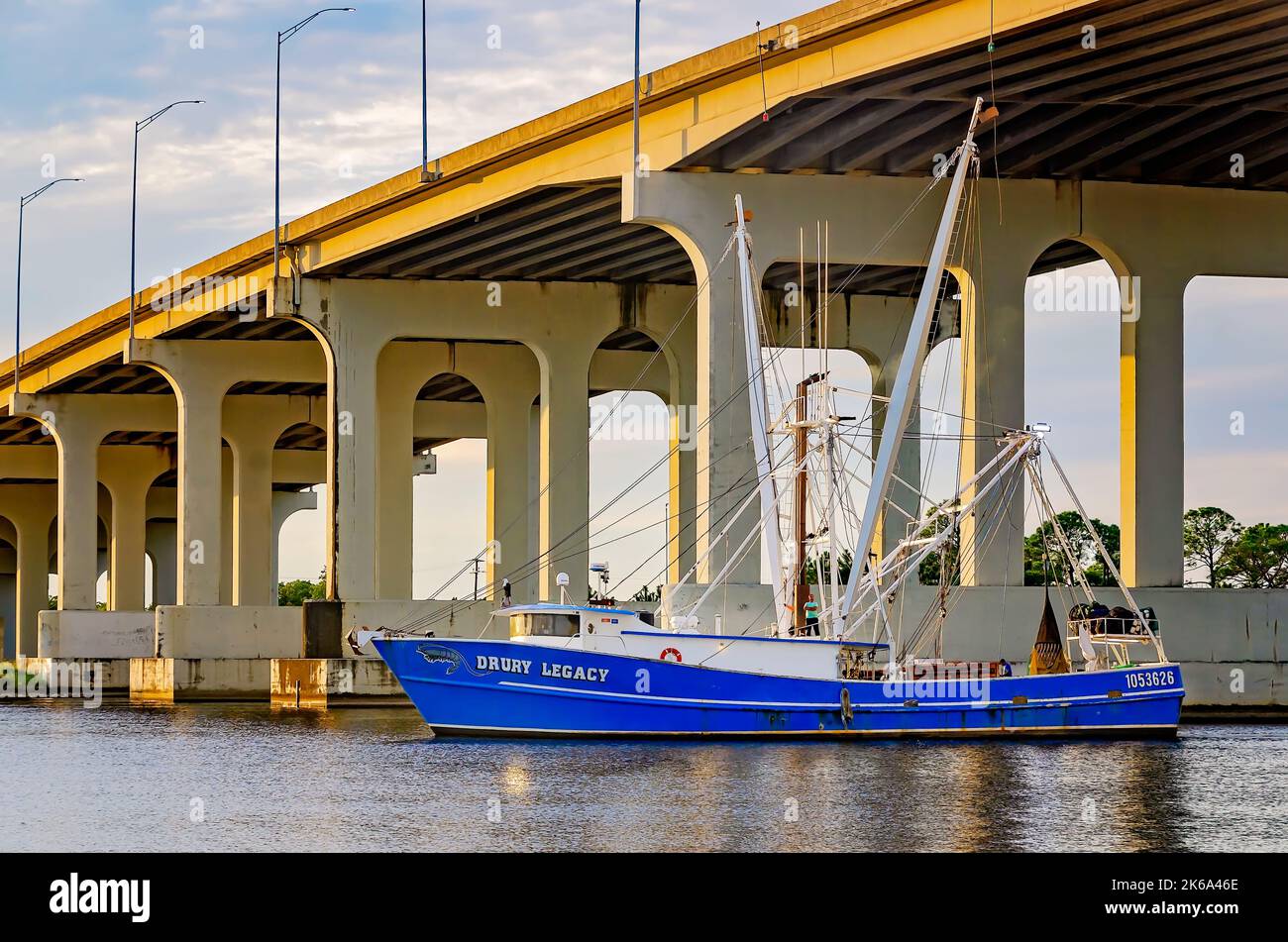 Pascagoula river high rise bridge hires stock photography and images
