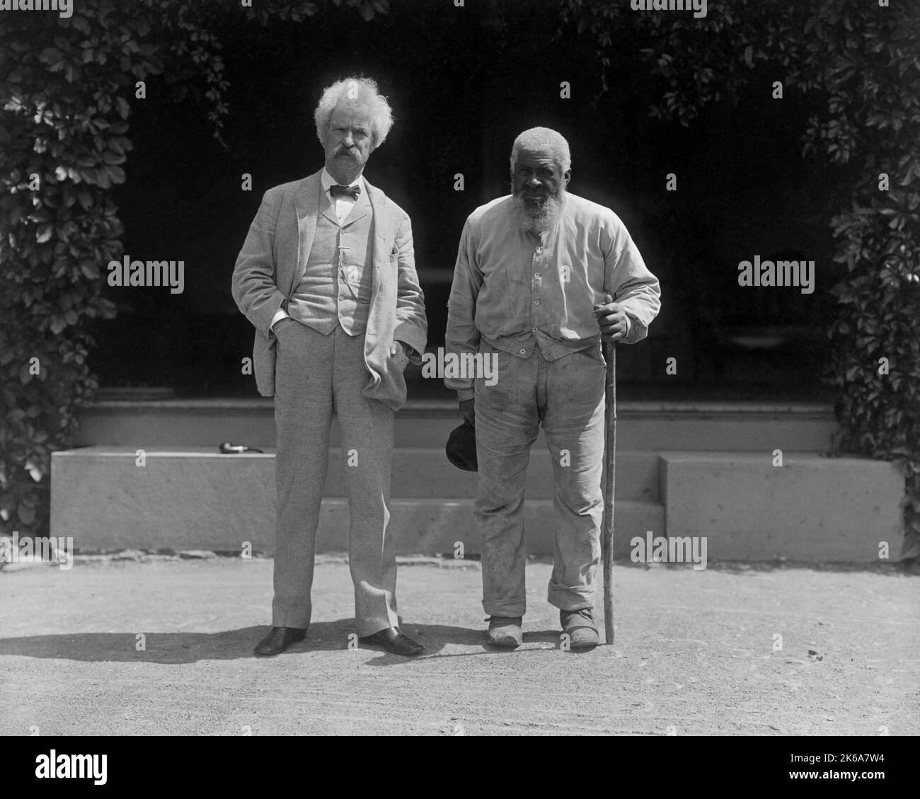 Portrait Mark Twain and John T. Lewis at Quarry Farm, Elmira, New York, 1903. Stock Photo