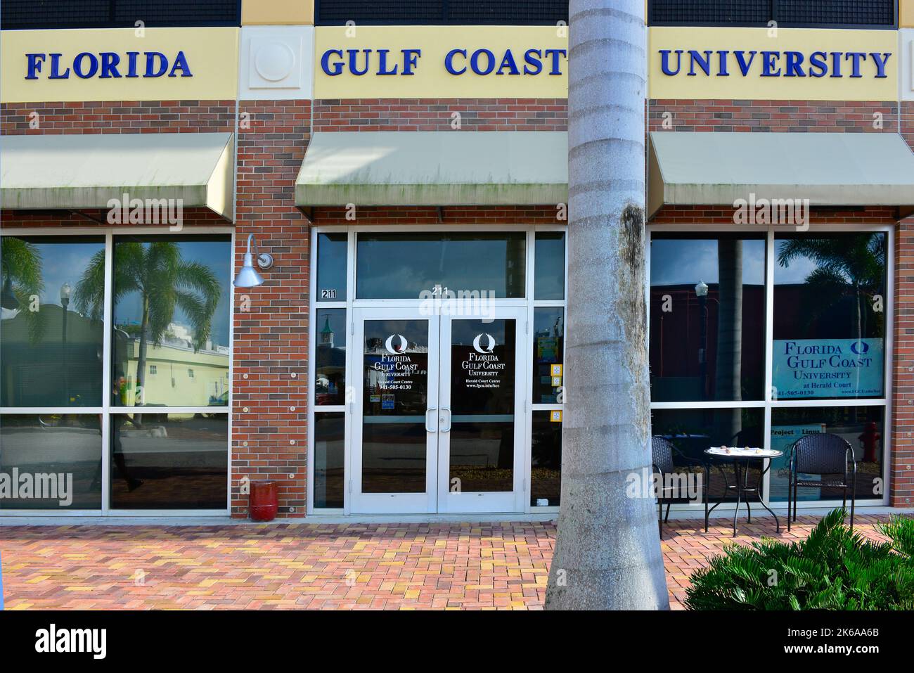 The Florida Gulf Coast University entrance at Herald Court Centre in Punta Gorda, Florida, a satellite campus Stock Photo