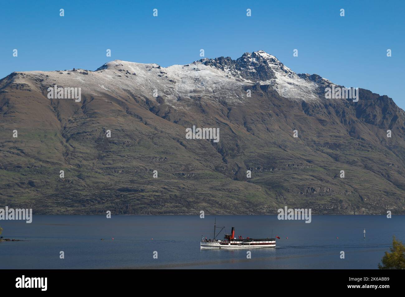 Lake Wakatipu, Queenstown, New Zealand. The vintage steamship the TSS Earnslaw sailing on Lake Wakatipu. Stock Photo