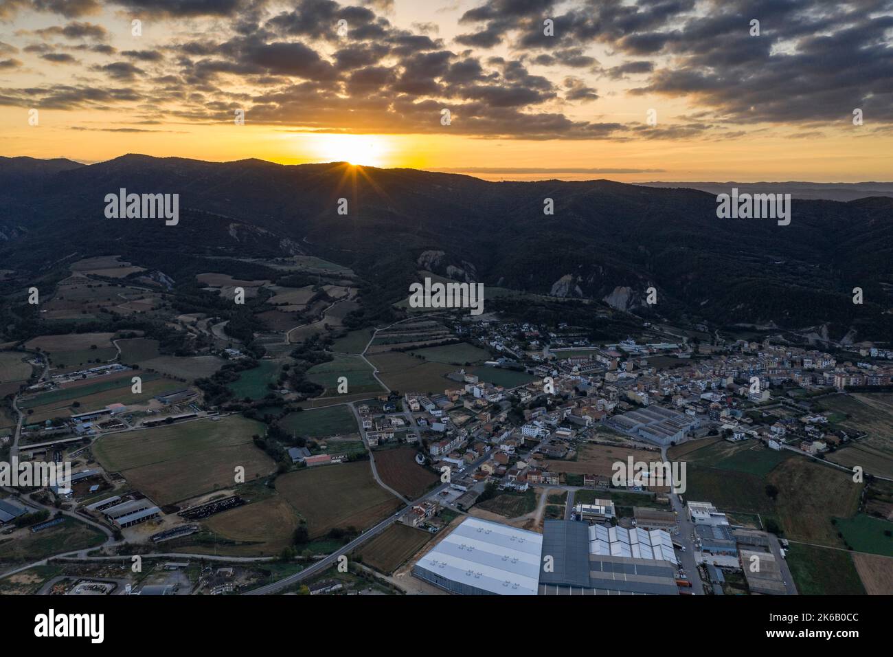 Aerial view of the town of Oliana at sunrise (Alt Urgell, Lleida, Catalonia, Spain) ESP: Vista aérea del pueblo de Oliana al amanecer (Cataluña) Stock Photo