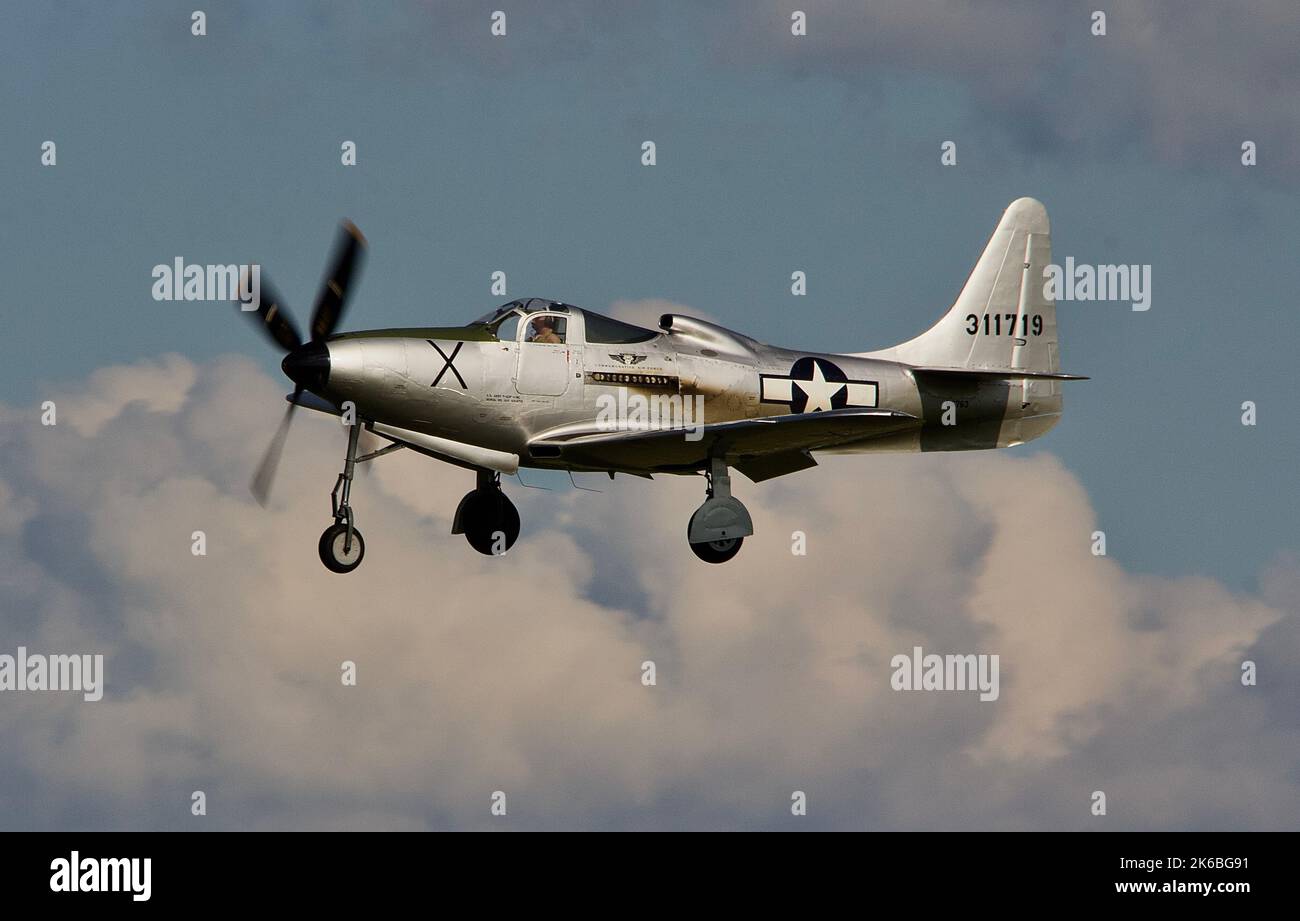 Dallas midair crash hi-res stock photography and images - Alamy