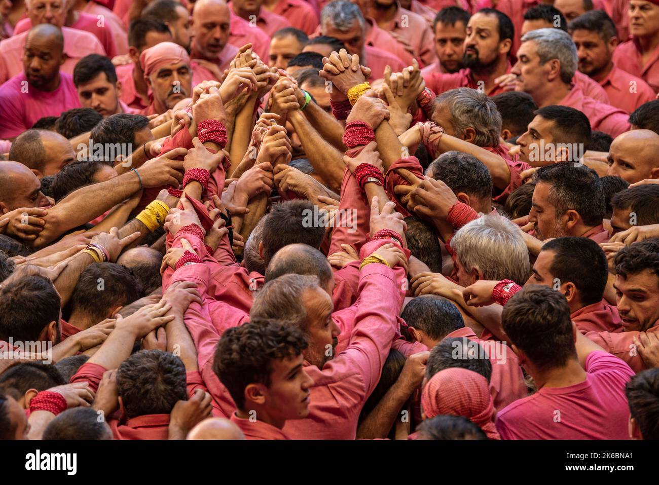 Concurs de Castells de Tarragona 2022 (Tarragona Castells contest). Sunday contest. 2 de 8 sense folre de la Colla Vella Xiquets de Valls (Catalonia) Stock Photo