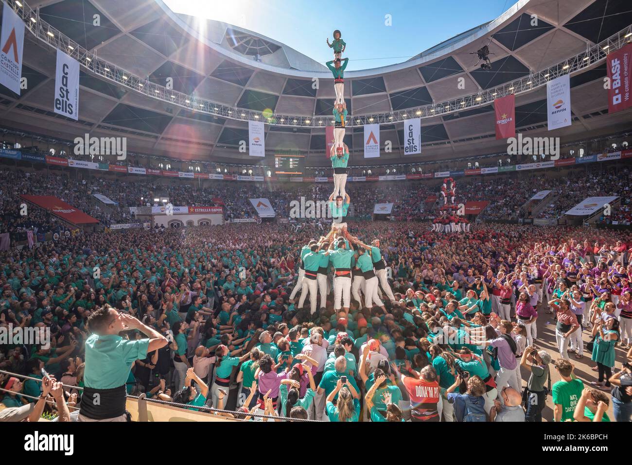 Concurs de Castells de Tarragona 2022 (Tarragona Castells contest). Sunday contest. Pilar de 7 amb folre of the Castellers de Sant Pere i Sant Pau Stock Photo