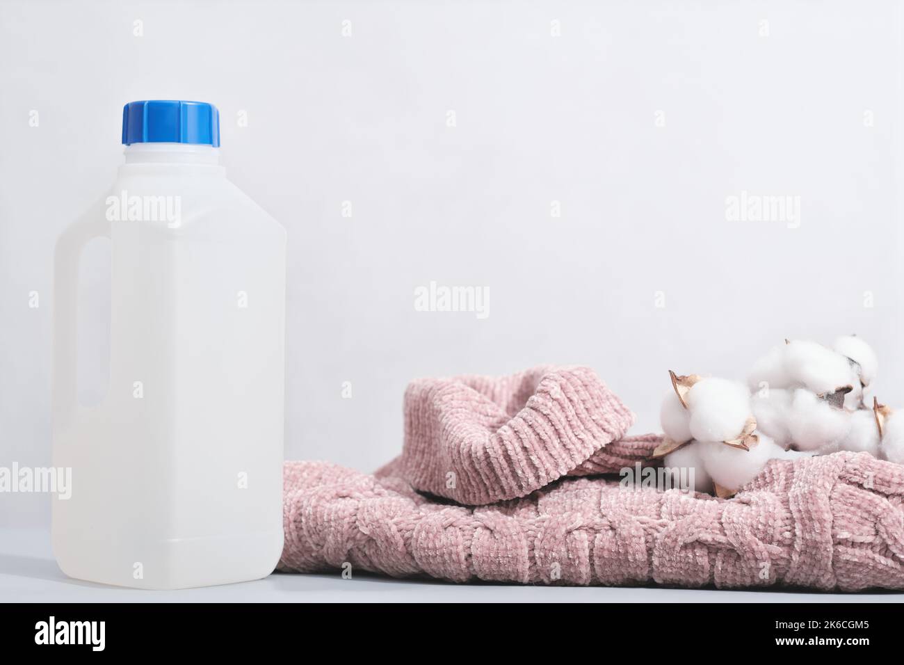Woolen clothes detergent hires stock photography and images Alamy