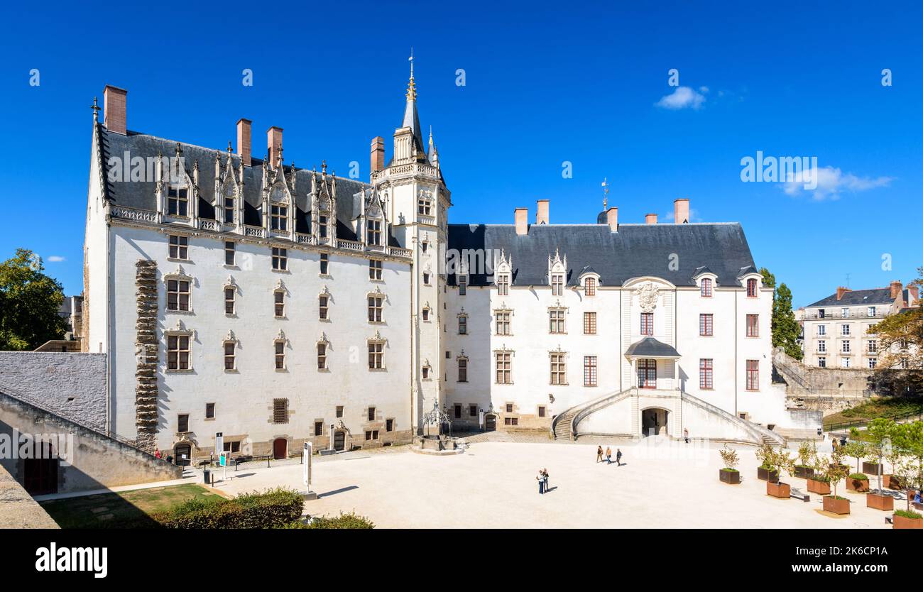 The Grand Logis and Grand Gouvernement buildings in the Château des Ducs de Bretagne (Castle of the Dukes of Brittany) in Nantes, France. Stock Photo