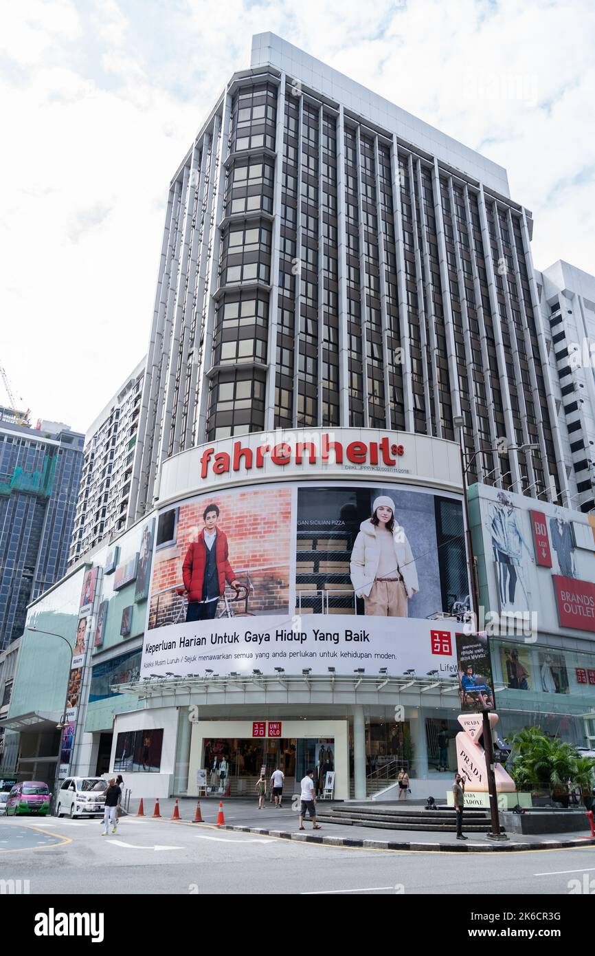 Uniqlo fashion boutique hires stock photography and images Alamy